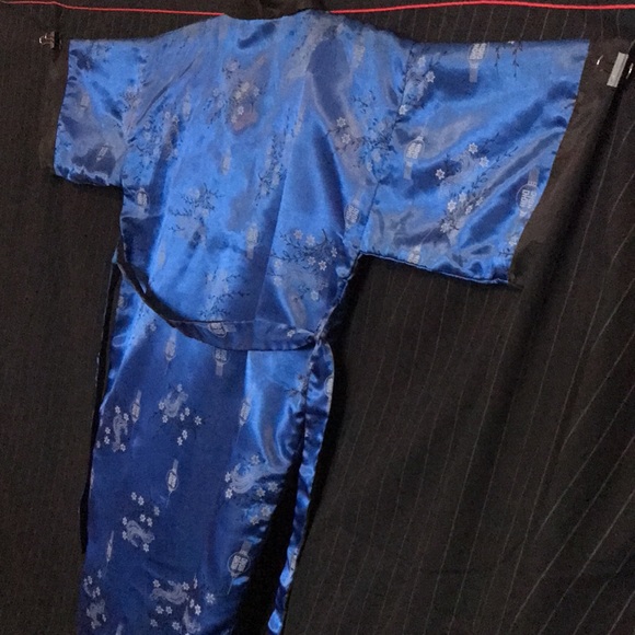 Reversible Satin Kimono Royal Blue/Black With Embroidered Dragon Youth Size M - Picture 3 of 10